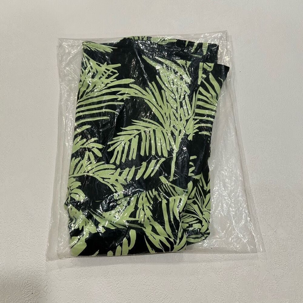 NWT Citrus reversible swim Shorts size small
